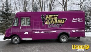 1998 P30 Step Van Mobile Boutique Michigan Gas Engine for Sale