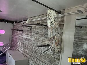 1998 P30 Step Van Mobile Boutique Trailer 12 Michigan Gas Engine for Sale