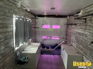 1998 P30 Step Van Mobile Boutique Trailer 9 Michigan Gas Engine for Sale