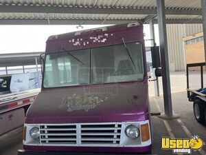 1998 P30 Step Van Mobile Boutique Trailer Cabinets Michigan Gas Engine for Sale