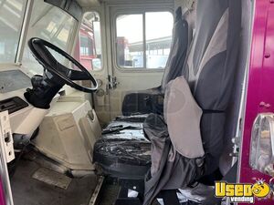 1998 P30 Step Van Mobile Boutique Trailer Gas Engine Michigan Gas Engine for Sale