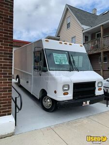 1998 P30 Step Van Mobile Boutique Truck Mobile Boutique Massachusetts Gas Engine for Sale