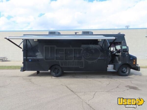 1998 P30 Step Van Truck Stepvan Michigan Diesel Engine for Sale