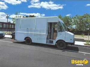 Well Equipped - GMC P3500  Pizza Food Truck | Mobile Food Unit for Sale in Rhode Island!