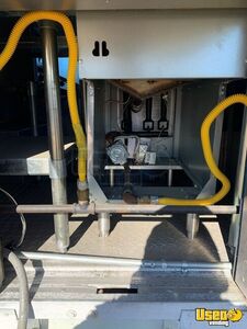 1998 Step Van Kitchen Food Truck All-purpose Food Truck 28 Maryland Diesel Engine for Sale