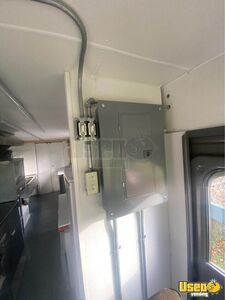 1998 Step Van Kitchen Food Truck All-purpose Food Truck Convection Oven Quebec for Sale