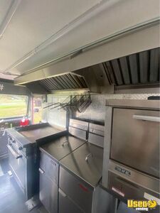 1998 Step Van Kitchen Food Truck All-purpose Food Truck Upright Freezer Quebec for Sale
