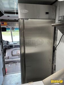 1998 Utilimaster Step Van Kitchen Food Truck All-purpose Food Truck Flatgrill North Carolina Diesel Engine for Sale