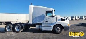 1998 Wia64tes Volvo Semi Truck 4 Missouri for Sale