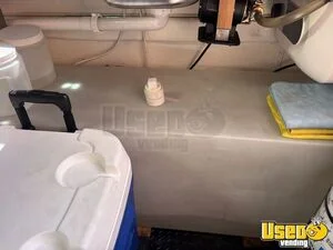 1999 All-purpose Food Truck Electrical Outlets Wisconsin Diesel Engine for Sale