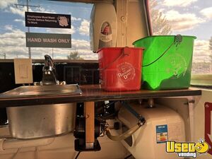 1999 All-purpose Food Truck Gray Water Tank Wisconsin Diesel Engine for Sale