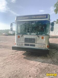 1999 Blue Bird Mobile Boutique Truck Electrical Outlets Wisconsin Diesel Engine for Sale