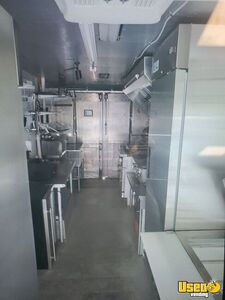 1999 Box Kitchen Food Truck All-purpose Food Truck Surveillance Cameras Ohio Diesel Engine for Sale