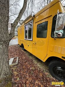 1999 Chassis All-purpose Food Truck Diamond Plated Aluminum Flooring Connecticut Gas Engine for Sale