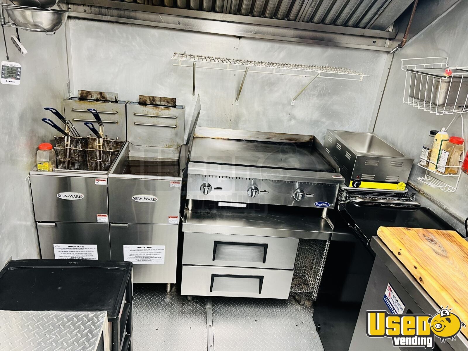 28' Freightliner Chassis Diesel Food Truck with ProFire Suppression