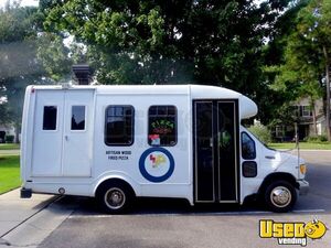 1999 E 350 Super Duty - Star Trans Bus Pizza Food Truck Air Conditioning South Carolina Gas Engine for Sale