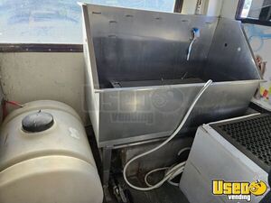 1999 E350 Pet Care / Veterinary Truck Gas Engine California Gas Engine for Sale