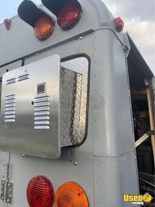 1999 G3500 Mobile Hair & Nail Salon Truck Fresh Water Tank Connecticut Gas Engine for Sale
