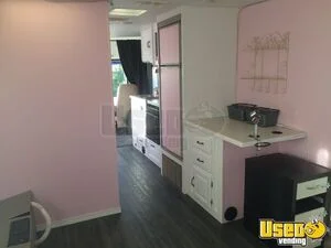 1999 Georgetown 265 (gta265c) Mobile Hair Salon Truck Mobile Hair & Nail Salon Truck 32 Alberta Gas Engine for Sale