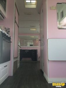 1999 Georgetown 265 (gta265c) Mobile Hair Salon Truck Mobile Hair & Nail Salon Truck Anti-lock Brakes Alberta Gas Engine for Sale