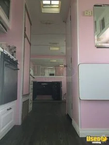 1999 Georgetown 265 (gta265c) Mobile Hair Salon Truck Mobile Hair & Nail Salon Truck Anti-lock Brakes Alberta Gas Engine for Sale
