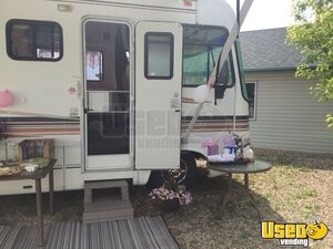 1999 Georgetown 265 (gta265c) Mobile Hair Salon Truck Mobile Hair & Nail Salon Truck Exterior Lighting Alberta Gas Engine for Sale