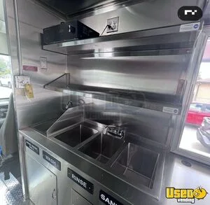 1999 Gruman All-purpose Food Truck Floor Drains New York Diesel Engine for Sale