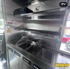 1999 Gruman All-purpose Food Truck Insulated Walls New York Diesel Engine for Sale