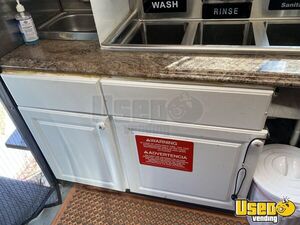 1999 Grumman Olson Kitchen Food Truck All-purpose Food Truck Hot Water Heater Delaware Diesel Engine for Sale