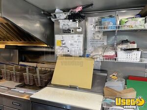 1999 Grumman Olson Kitchen Food Truck All-purpose Food Truck Stovetop Delaware Diesel Engine for Sale