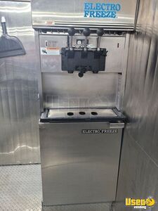 1999 Grumman Olson P30 Step Van Ice Cream Truck Ice Cream Truck Exterior Lighting California Gas Engine for Sale