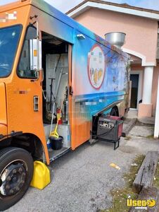 1999 Kitchen Food Truck All-purpose Food Truck Concession Window Florida Diesel Engine for Sale