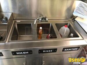 1999 Kitchen Food Truck All-purpose Food Truck Hand-washing Sink Florida Diesel Engine for Sale