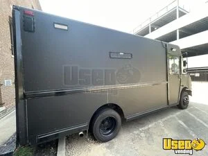 Spacious - 14' Freightliner MT45 Mobile Fashion Boutique Truck for Sale in Texas!
