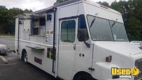 1999 Mt45 Step Van Kitchen Food Truck All-purpose Food Truck North Carolina Diesel Engine for Sale