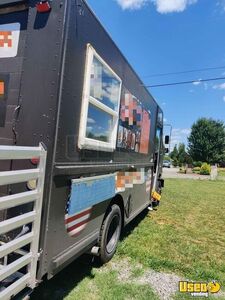 1999 Mt45 Step Van Kitchen Food Truck All-purpose Food Truck Tennessee Diesel Engine for Sale