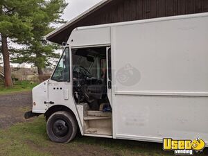 1999 Mt55 Stepvan Solar Panels New York Diesel Engine for Sale