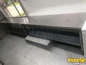 1999 P30 All-purpose Food Truck Diamond Plated Aluminum Flooring Texas Diesel Engine for Sale
