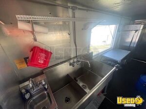 1999 P30 All-purpose Food Truck Electrical Outlets Kansas Diesel Engine for Sale