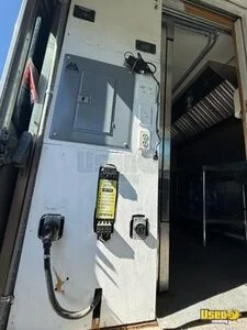 1999 P30 All-purpose Food Truck Exhaust Hood Montana Diesel Engine for Sale