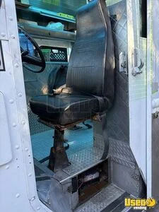 1999 P30 All-purpose Food Truck Exterior Customer Counter California Gas Engine for Sale