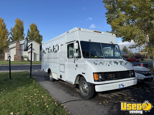 1999 P30 All-purpose Food Truck Montana Diesel Engine for Sale