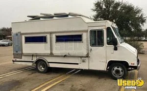 Used - Chevrolet P30 Step Van All-Purpose Food Truck | Street Vending Unit for Sale in Texas!