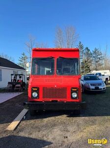 1999 P30 Chassis All-purpose Food Truck Concession Window Michigan Diesel Engine for Sale