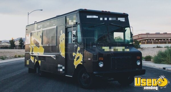 1999 P30 Food Truck All-purpose Food Truck Concession Window Nevada Diesel Engine for Sale
