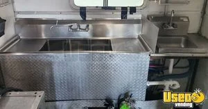 1999 P30 Step Van All-purpose Food Truck Exterior Lighting Michigan Gas Engine for Sale