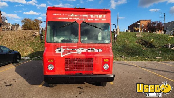 1999 P30 Step Van All-purpose Food Truck Michigan Gas Engine for Sale