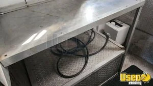 1999 P30 Step Van All-purpose Food Truck Triple Sink Michigan Gas Engine for Sale