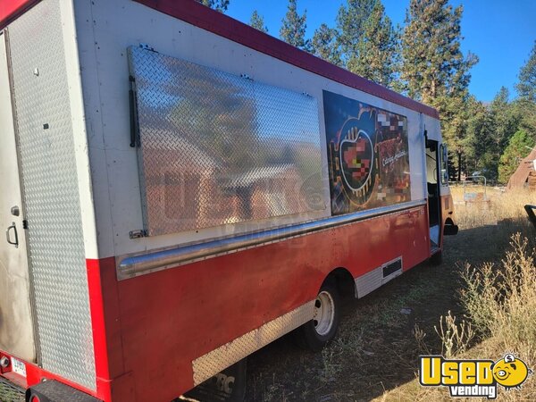 1999 P30 Step Van Food Truck All-purpose Food Truck Montana Gas Engine for Sale