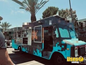 1999 P30 Step Van Food Truck All-purpose Food Truck Stainless Steel Wall Covers California Gas Engine for Sale
